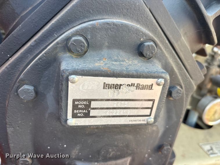 image for item EU5741 2005 International 4300 utility / service truck