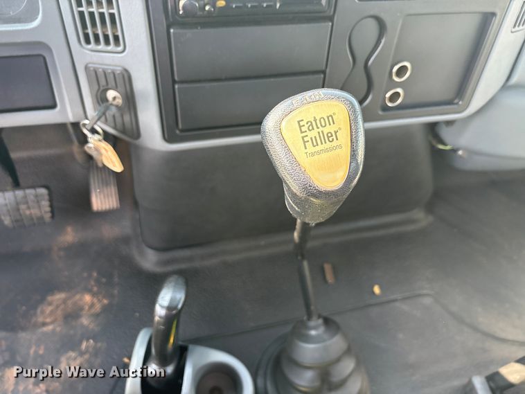 image for item EU5741 2005 International 4300 utility / service truck