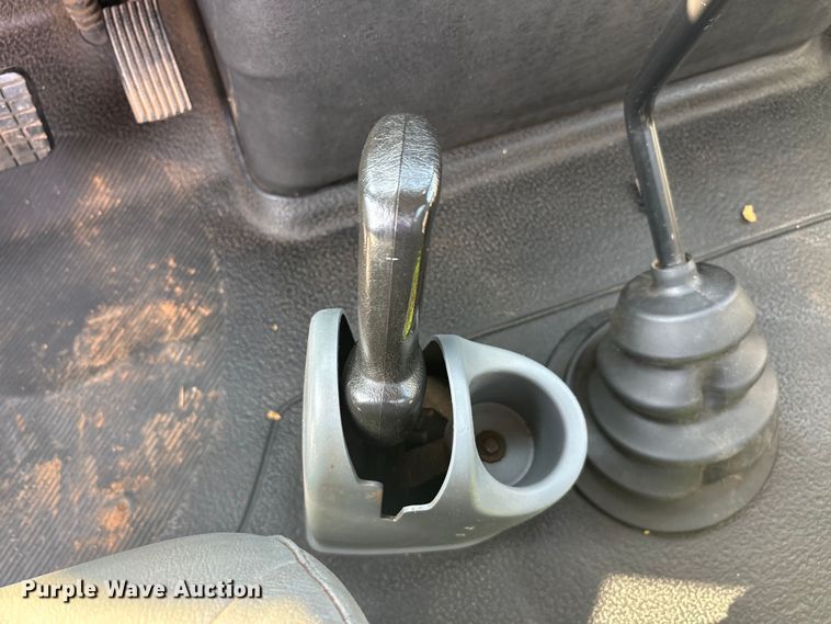 image for item EU5741 2005 International 4300 utility / service truck