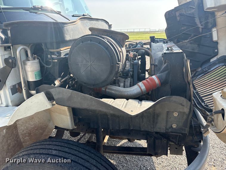image for item EU5741 2005 International 4300 utility / service truck