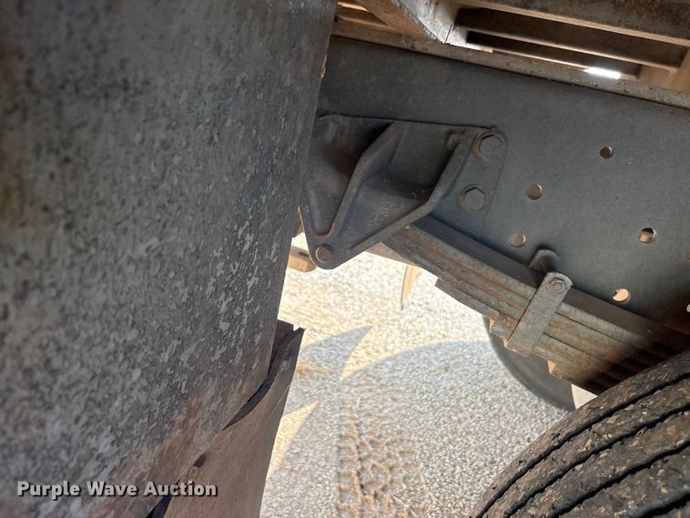 image for item EU5741 2005 International 4300 utility / service truck