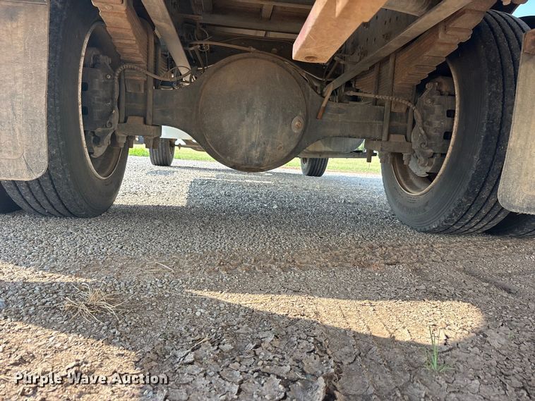 image for item EU5741 2005 International 4300 utility / service truck