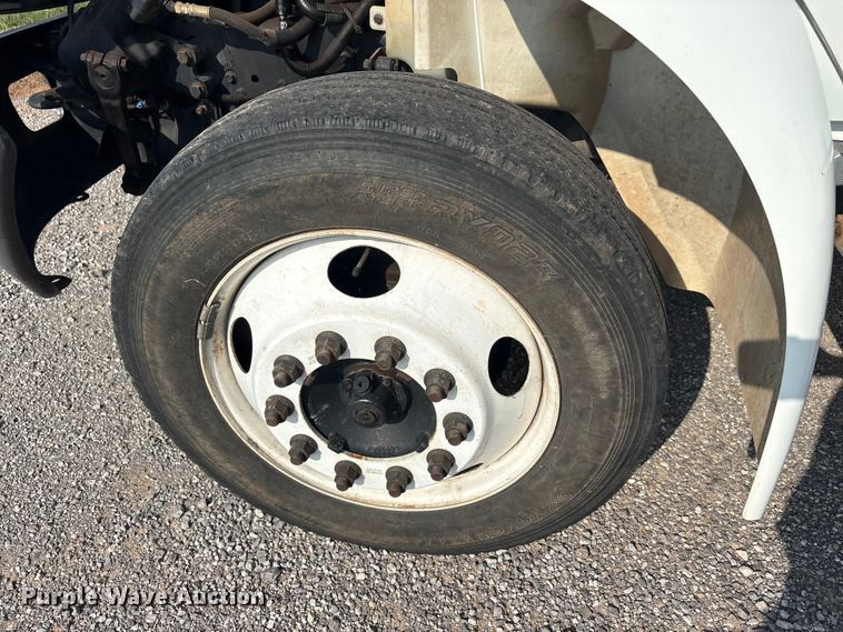 image for item EU5741 2005 International 4300 utility / service truck