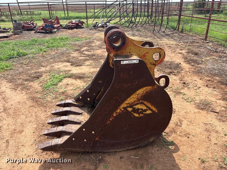 image for item EU5748 Excavator bucket