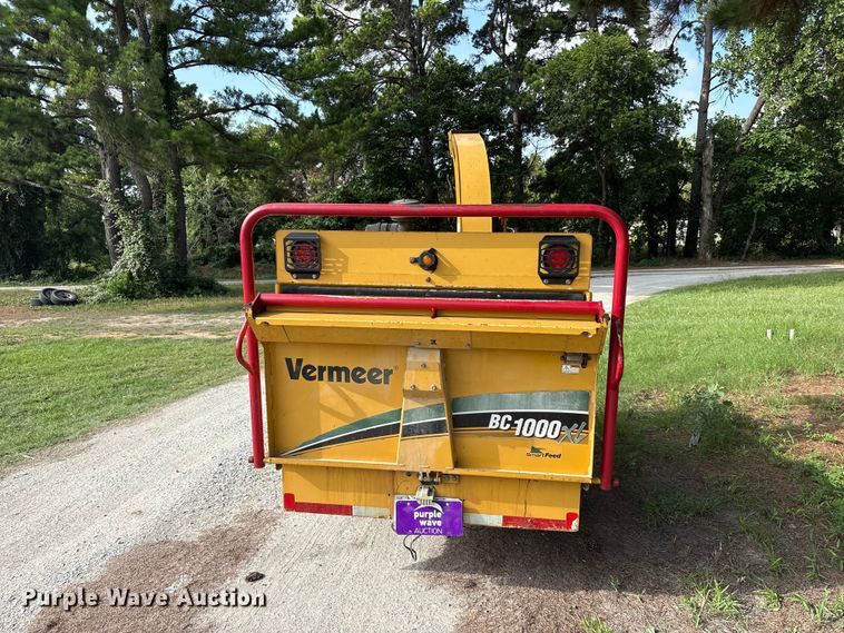 image for item EU5763 2013 Vermeer BC1000XL wood chipper