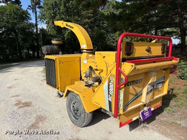 image for item EU5763 2013 Vermeer BC1000XL wood chipper