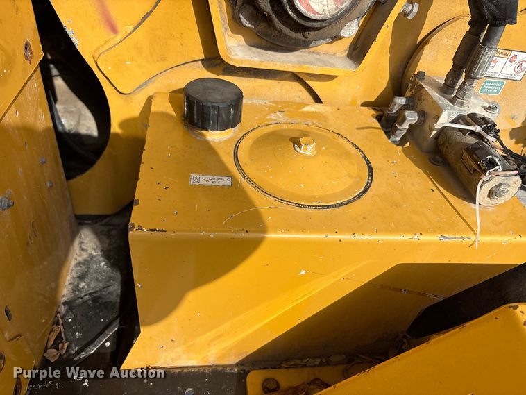 image for item EU5763 2013 Vermeer BC1000XL wood chipper