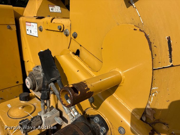 image for item EU5763 2013 Vermeer BC1000XL wood chipper