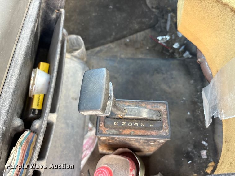 image for item EU5766 2000 Freightliner FL70 fuel / lube truck