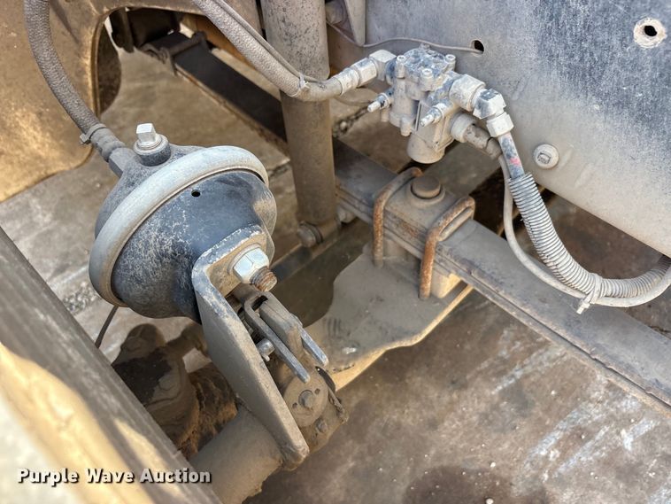 image for item EU5766 2000 Freightliner FL70 fuel / lube truck