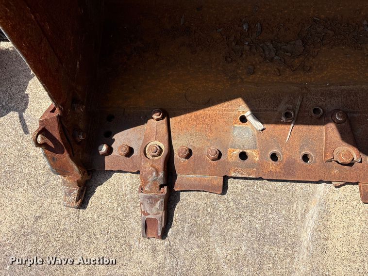 image for item EU5770 Caterpillar 963 track loader bucket