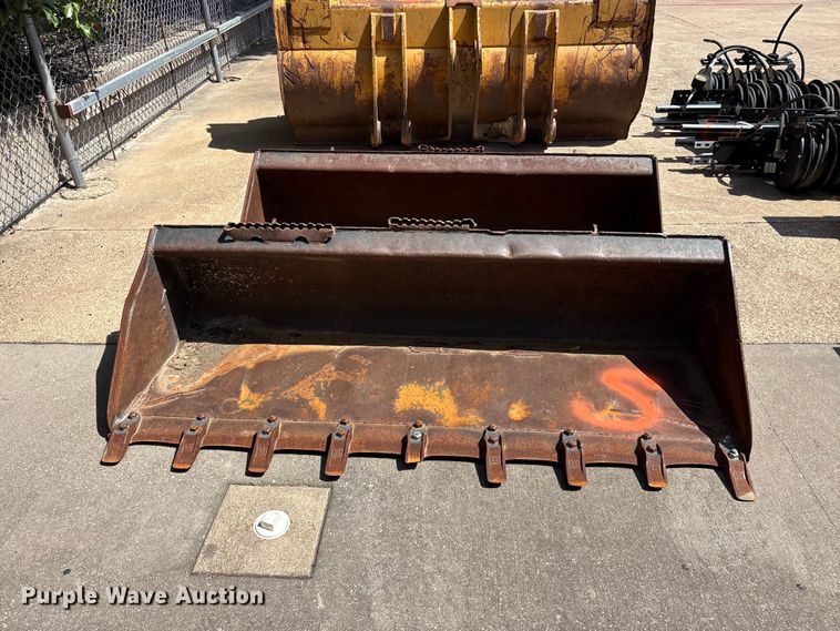 image for item EU5771 (2) Caterpillar skid steer buckets