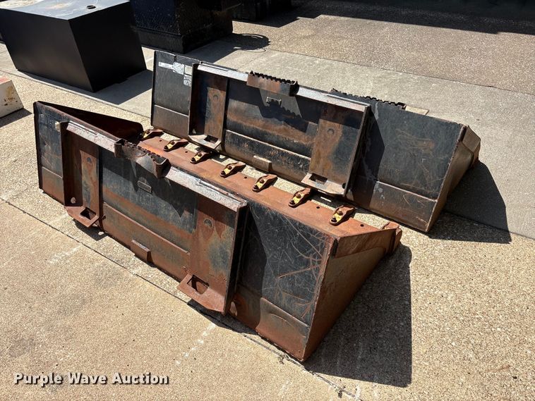 image for item EU5771 (2) Caterpillar skid steer buckets