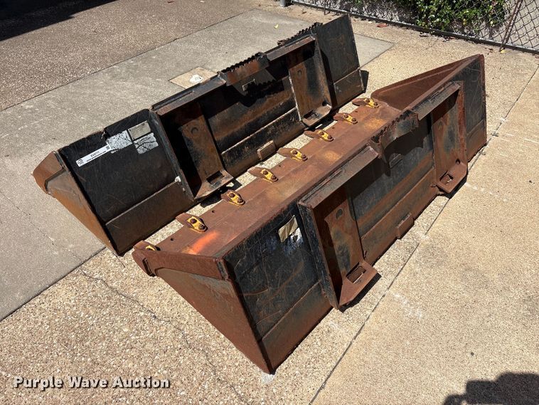image for item EU5771 (2) Caterpillar skid steer buckets