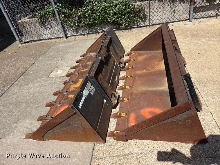 image for item EU5771 (2) Caterpillar skid steer buckets