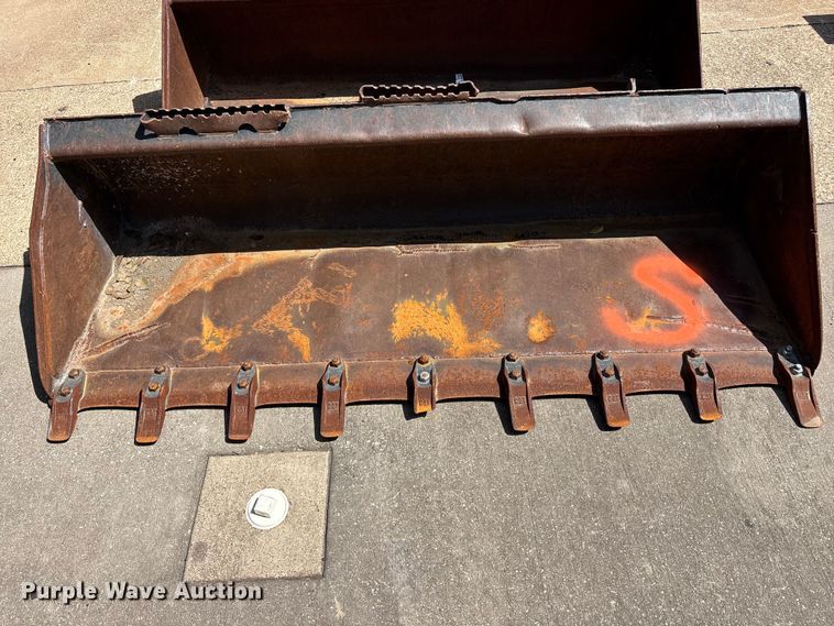 image for item EU5771 (2) Caterpillar skid steer buckets