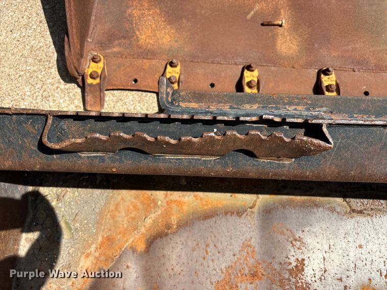 image for item EU5771 (2) Caterpillar skid steer buckets
