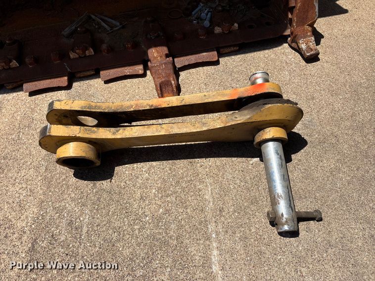 image for item EU5773 Caterpillar 390-1017 coupler
