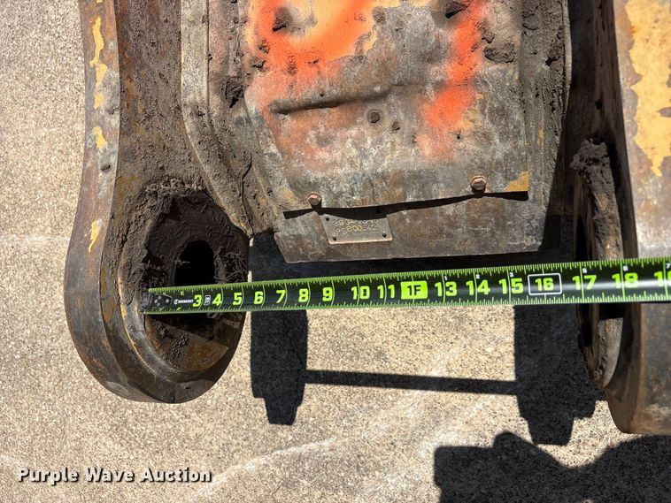 image for item EU5773 Caterpillar 390-1017 coupler