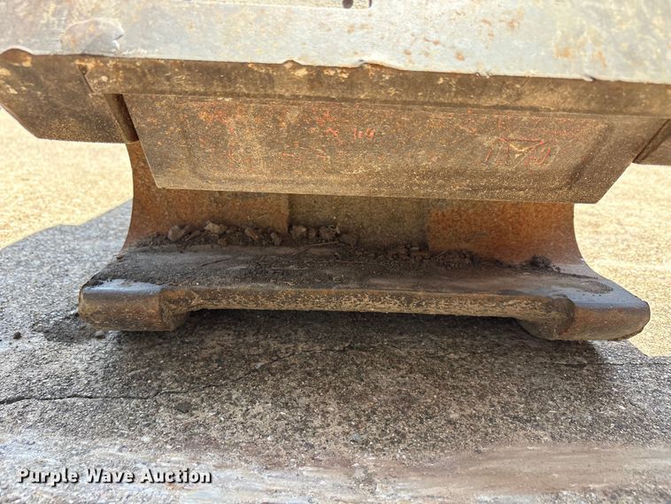 image for item EU5773 Caterpillar 390-1017 coupler