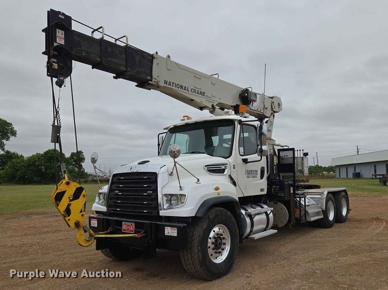 image for item EW0172 2017 Freightliner 114SD crane truck