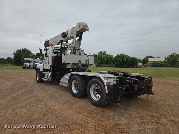 image for item EW0172 2017 Freightliner 114SD crane truck