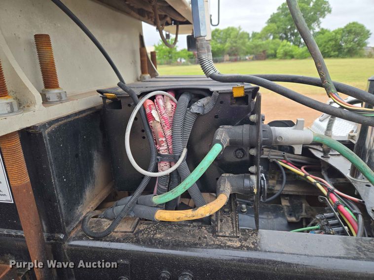 image for item EW0172 2017 Freightliner 114SD crane truck