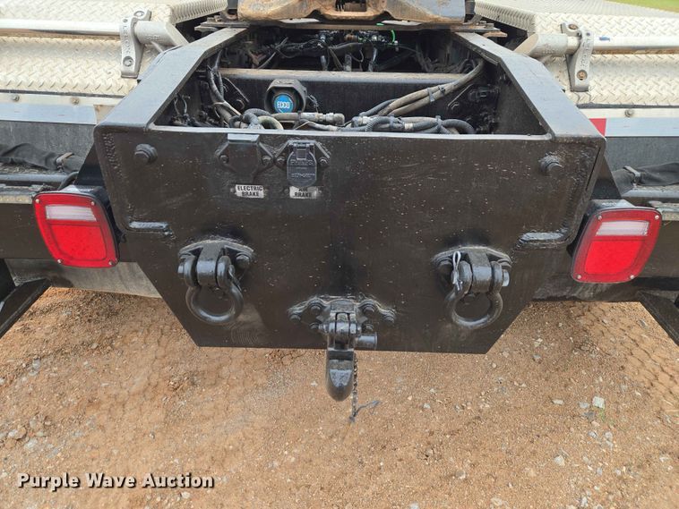 image for item EW0172 2017 Freightliner 114SD crane truck