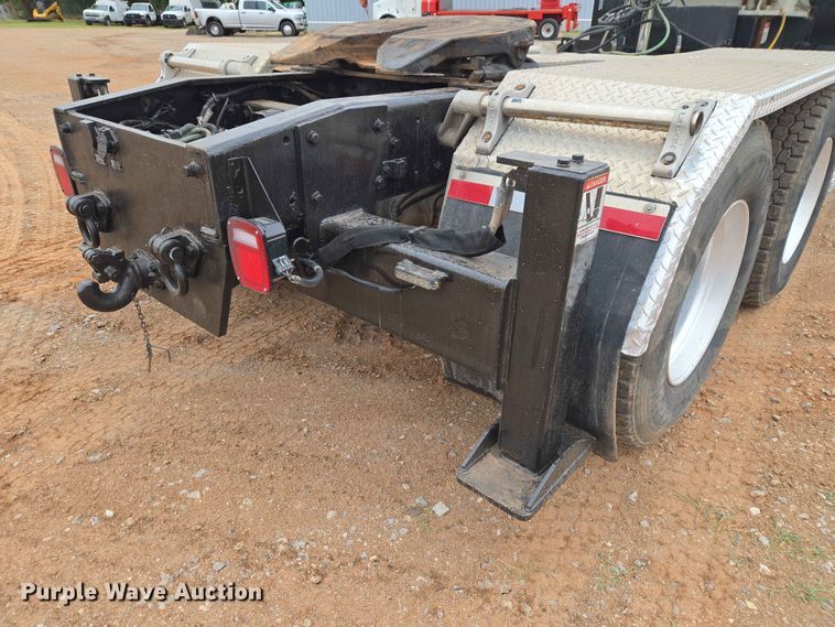 image for item EW0172 2017 Freightliner 114SD crane truck