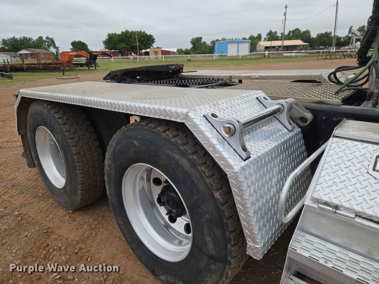 image for item EW0172 2017 Freightliner 114SD crane truck