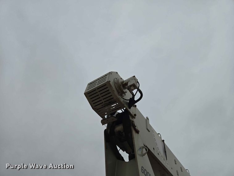 image for item EW0172 2017 Freightliner 114SD crane truck