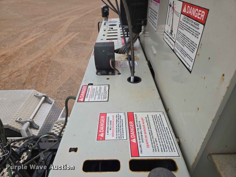 image for item EW0172 2017 Freightliner 114SD crane truck