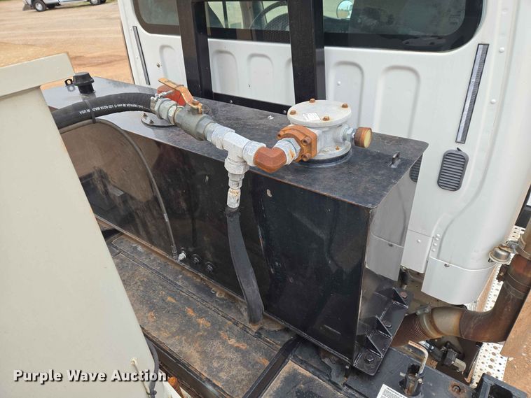 image for item EW0172 2017 Freightliner 114SD crane truck