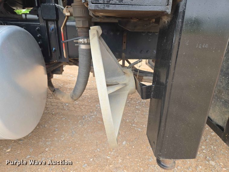 image for item EW0172 2017 Freightliner 114SD crane truck
