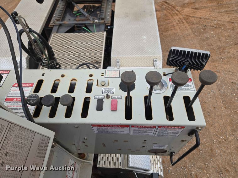 image for item EW0172 2017 Freightliner 114SD crane truck