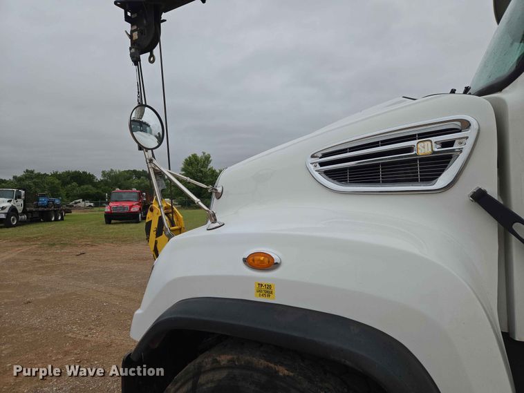 image for item EW0172 2017 Freightliner 114SD crane truck