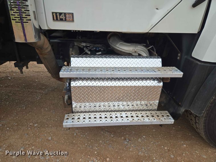 image for item EW0172 2017 Freightliner 114SD crane truck