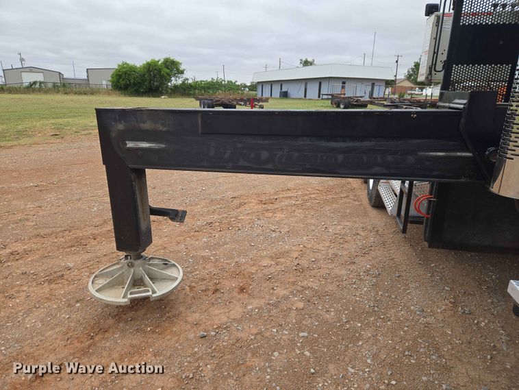 image for item EW0172 2017 Freightliner 114SD crane truck