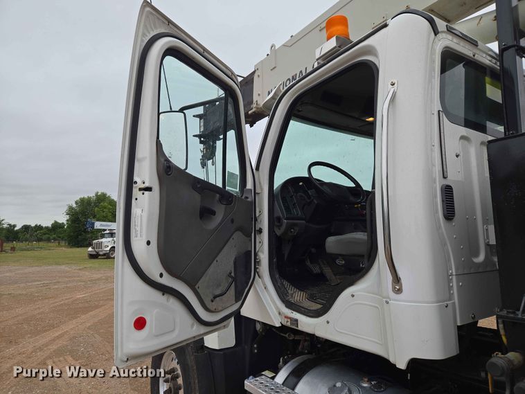 image for item EW0172 2017 Freightliner 114SD crane truck