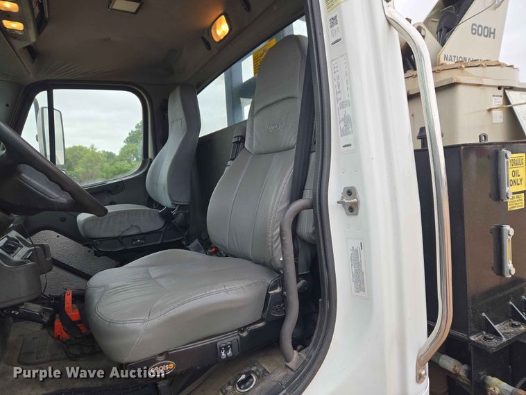 image for item EW0172 2017 Freightliner 114SD crane truck