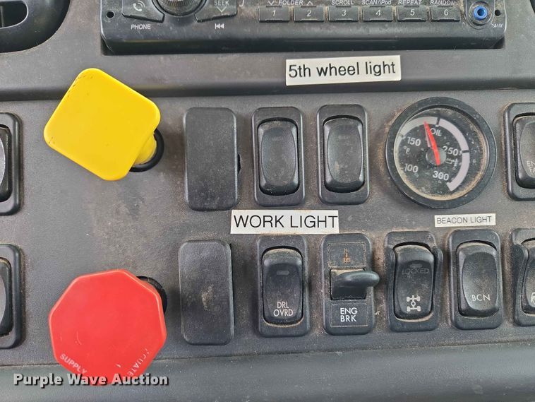 image for item EW0172 2017 Freightliner 114SD crane truck
