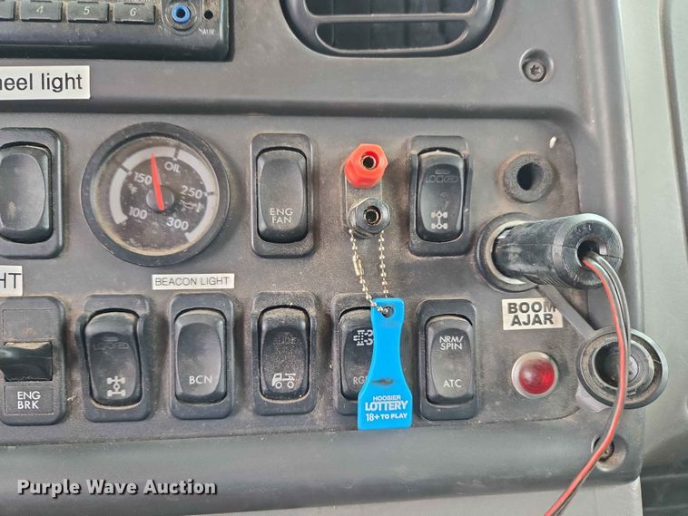 image for item EW0172 2017 Freightliner 114SD crane truck