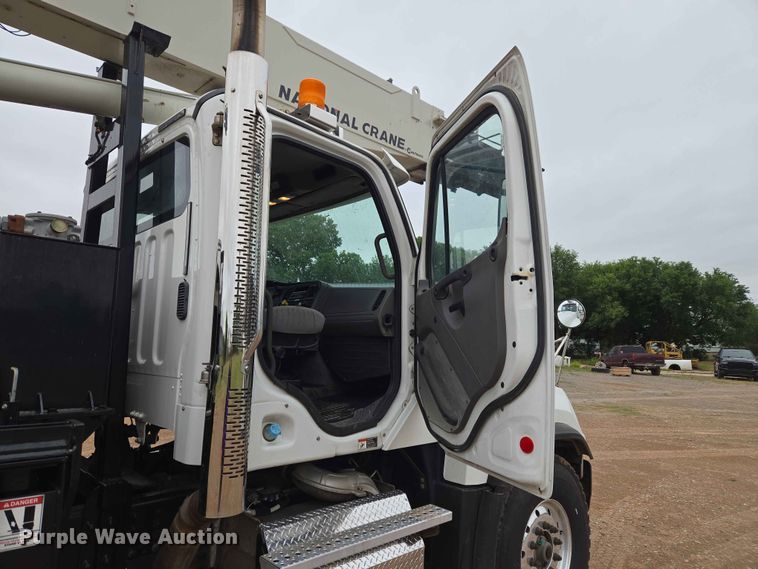 image for item EW0172 2017 Freightliner 114SD crane truck