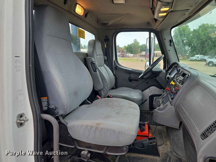 image for item EW0172 2017 Freightliner 114SD crane truck