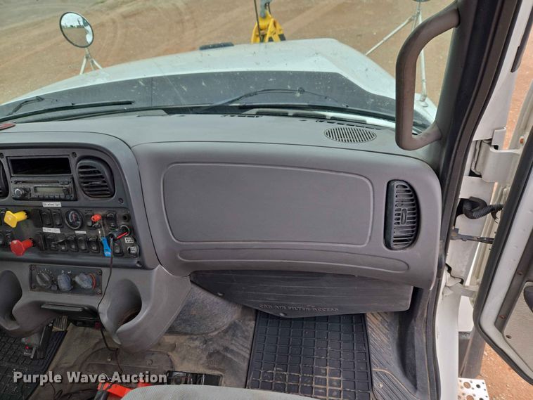 image for item EW0172 2017 Freightliner 114SD crane truck