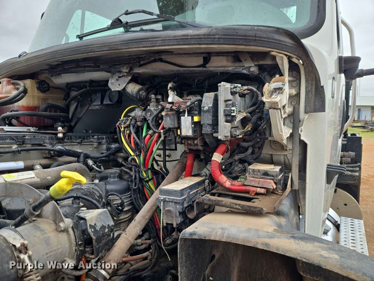 image for item EW0172 2017 Freightliner 114SD crane truck