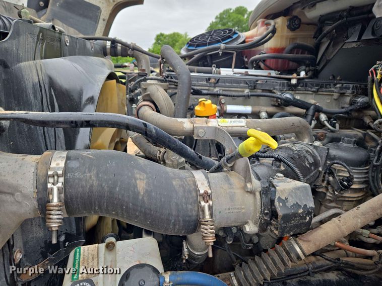 image for item EW0172 2017 Freightliner 114SD crane truck