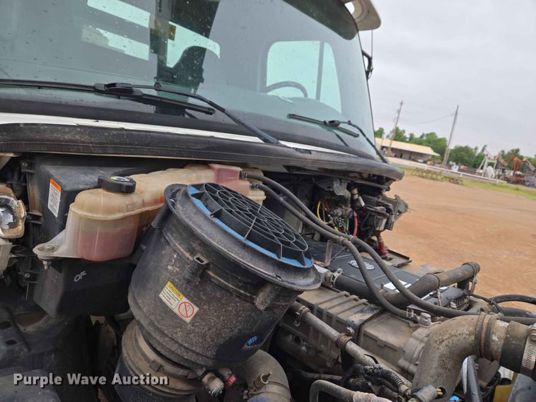image for item EW0172 2017 Freightliner 114SD crane truck