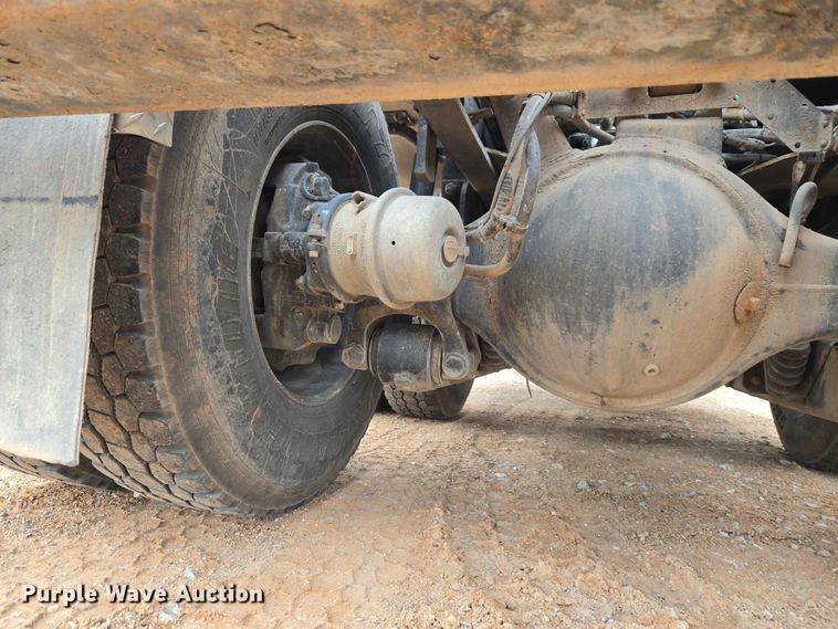 image for item EW0172 2017 Freightliner 114SD crane truck