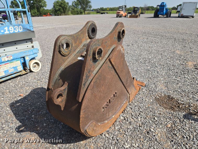 image for item EW0379 Entek JD200 excavator bucket